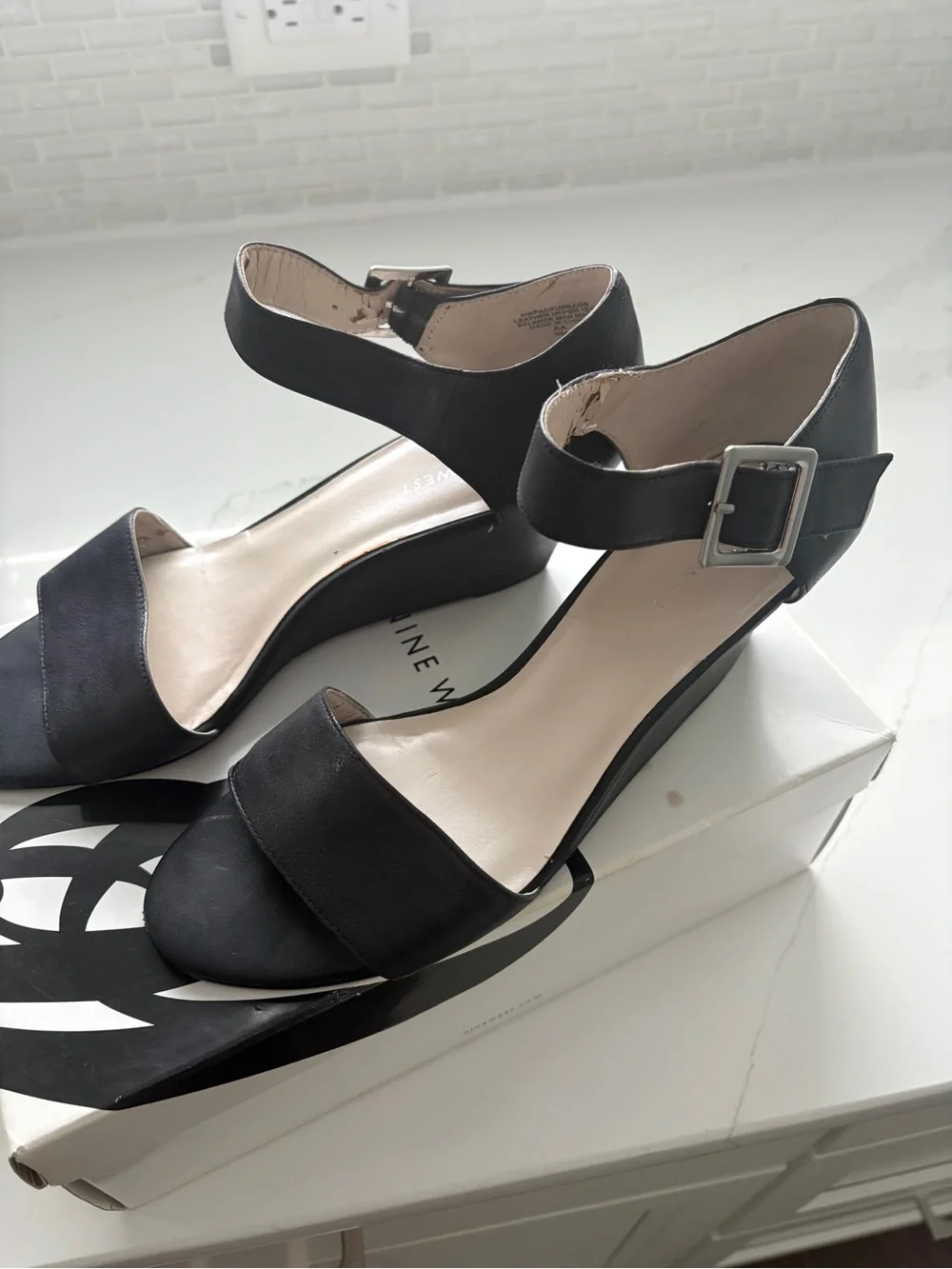 Nine West Black Leather Ankle-Strap Wedge Sandals.PACKURBAGS.  Women Size 9M $20